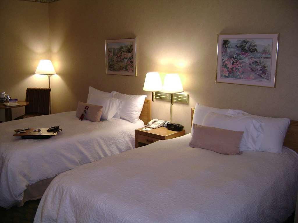 Hampton Inn Джейнсвилл Номер фото